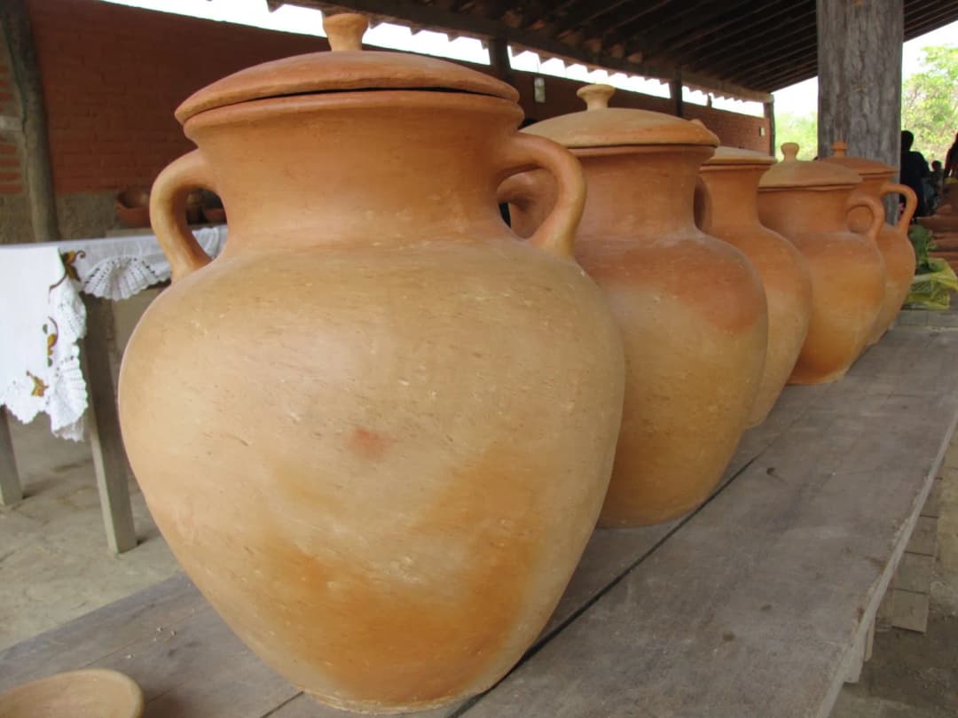 Jarrones, pailas de barro losa