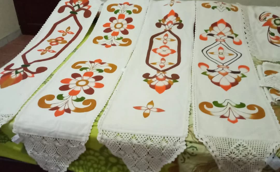 Cubre mesas tejido con diseños chiquitano